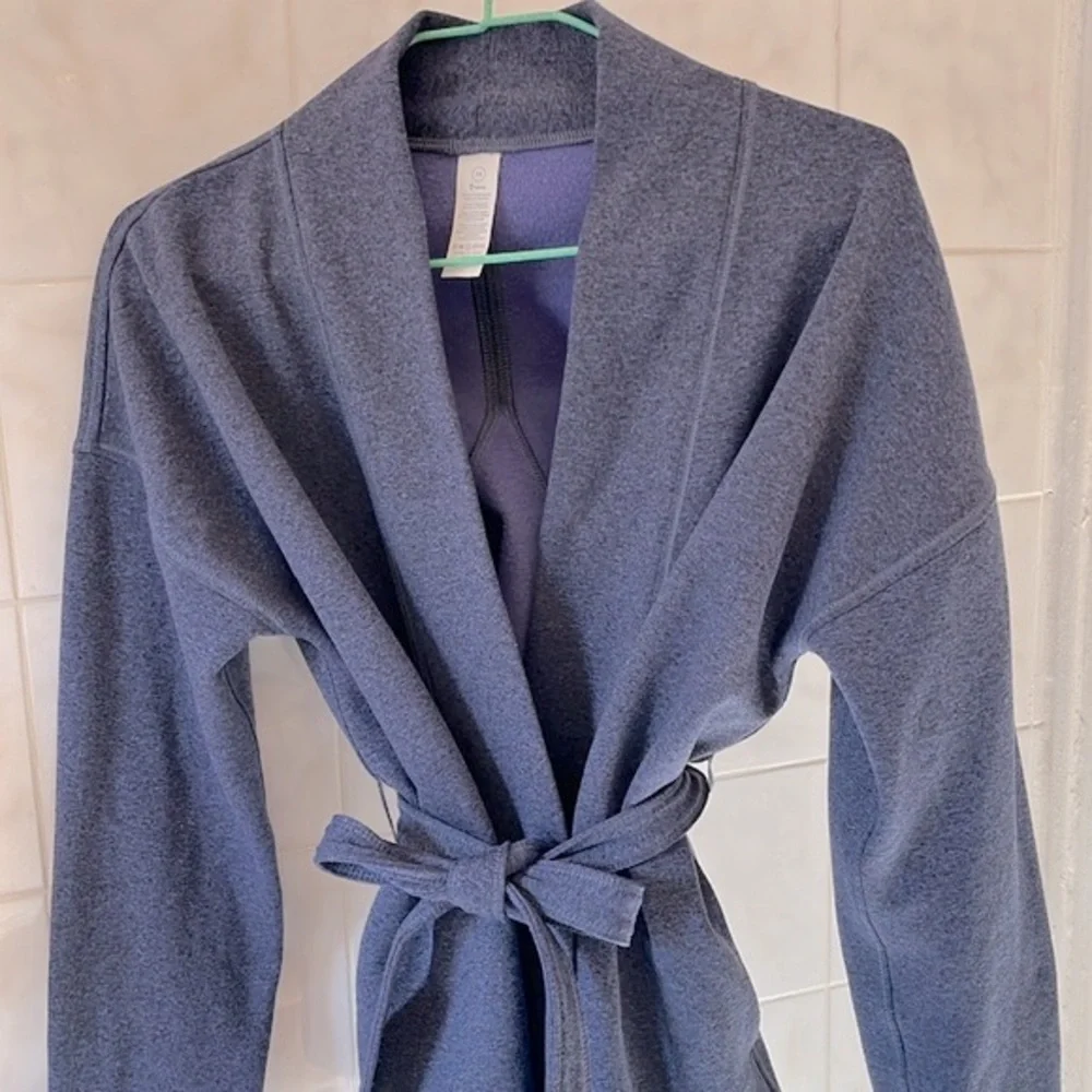 Ivivva by Lululemon purple blue heather girls wrap jacket in size 14